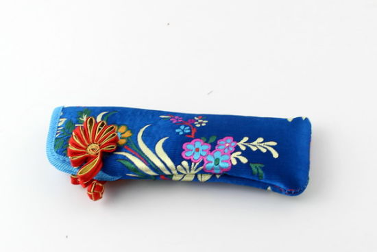 Glasses Case Made of Cloth with National Flowers and Knot F