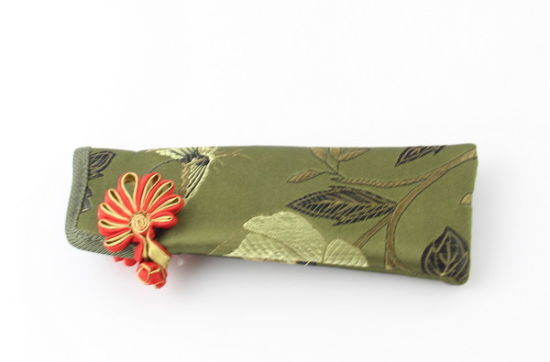Glasses Case Made of Cloth with National Flowers and Knot E